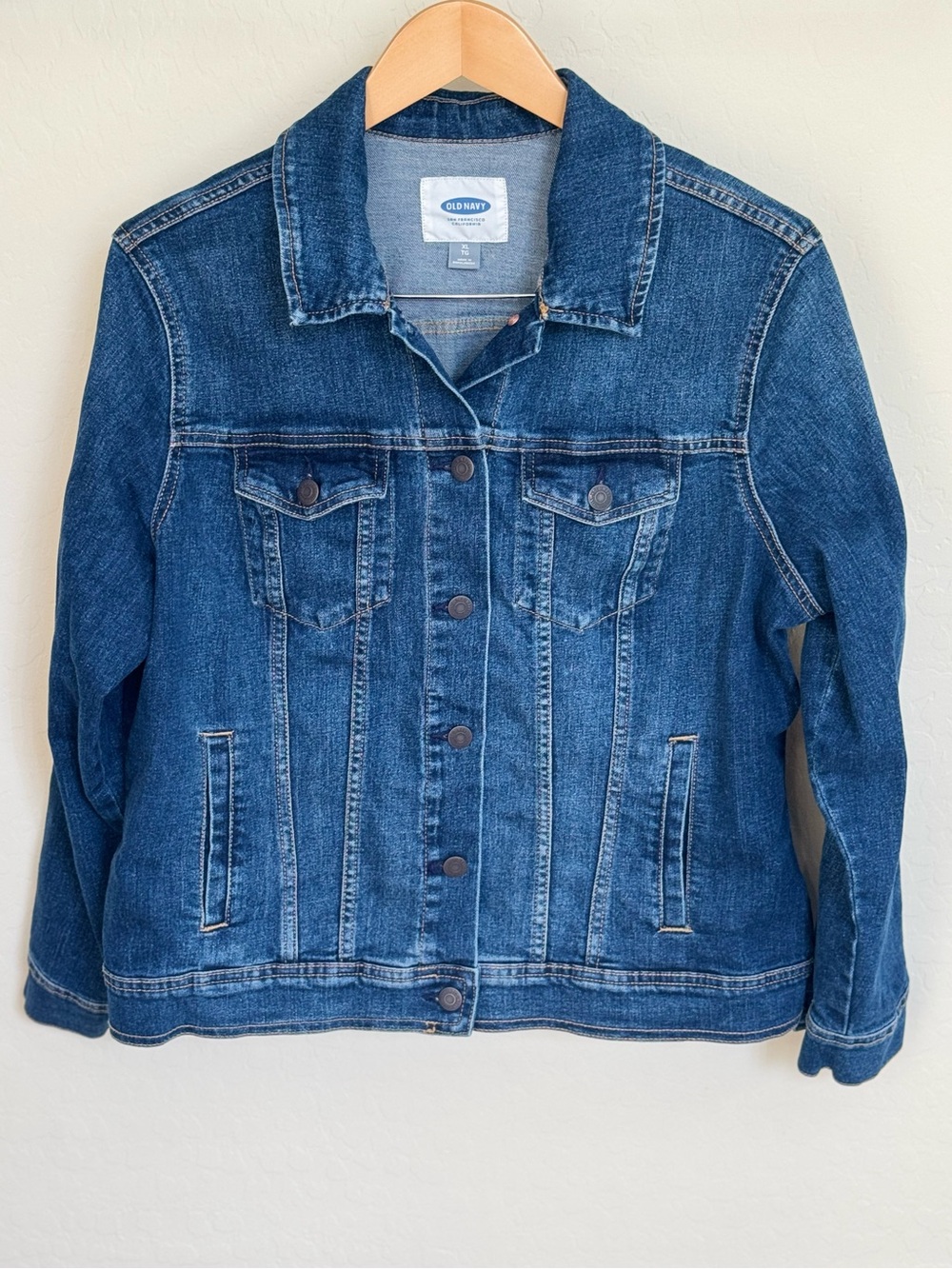 Old Navy Women’s Classic Medium Wash Denim Trucker Jean Jacket XL